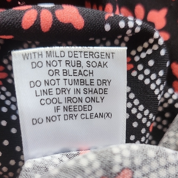 Papillon Sleeveless Shift Dress XL – Red & Black Geometric Floral Print - Picture 9 of 9